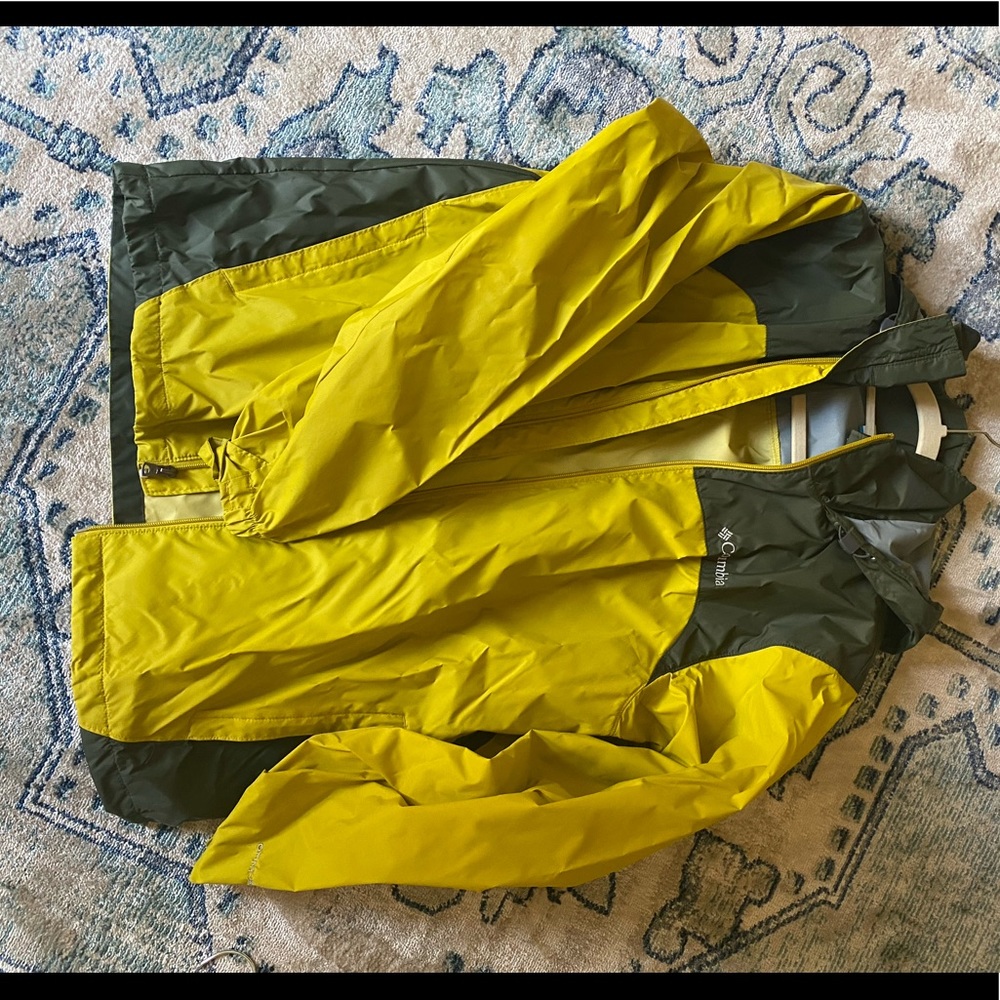 Columbia rain jacket - mens M